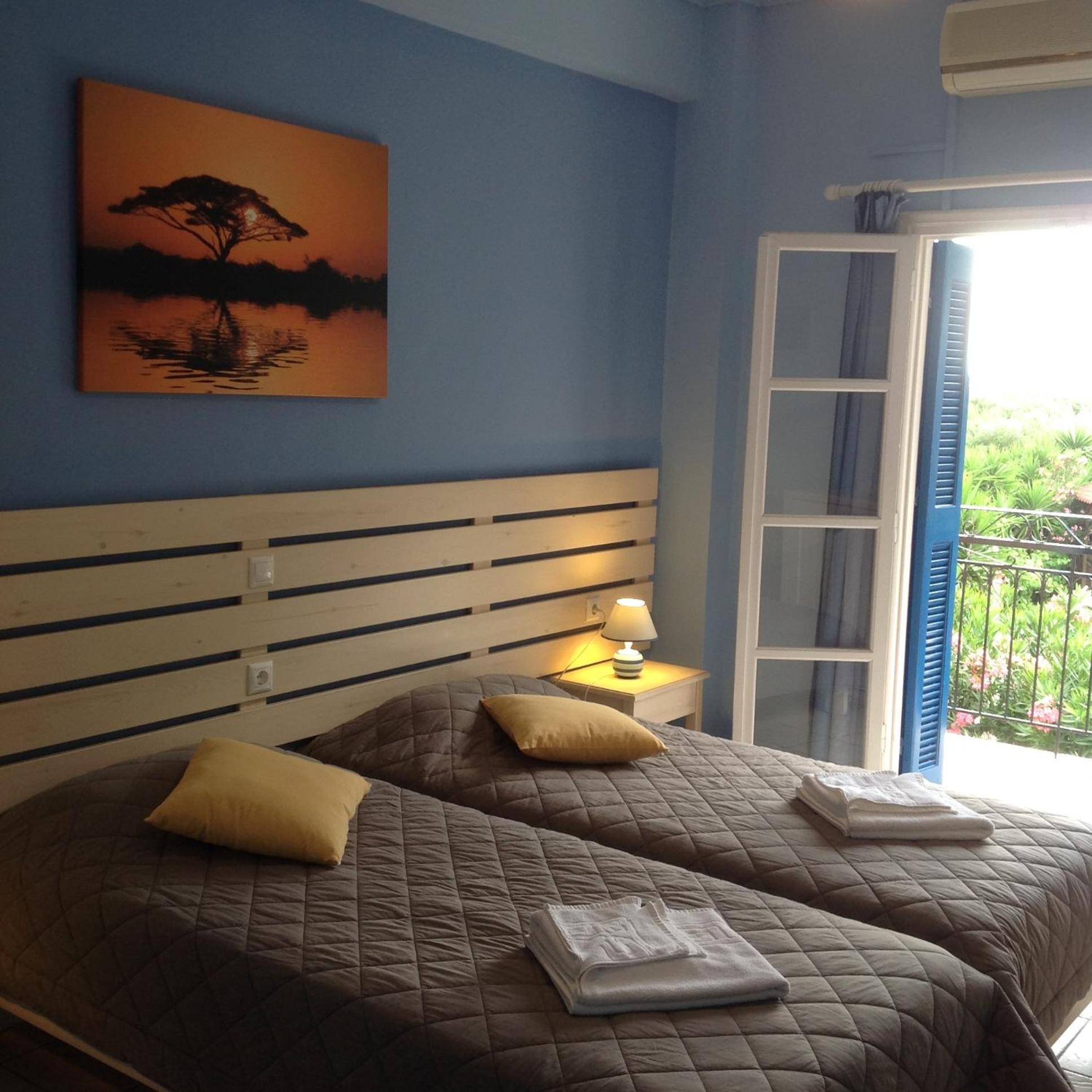 Hotel Nostos Frikes Zimmer foto